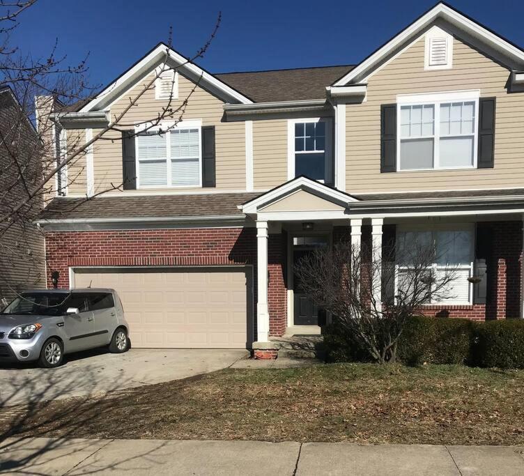Cute 2-Brm Walkout Apt With Pool Table And Theater Apartment Lexington Luaran gambar