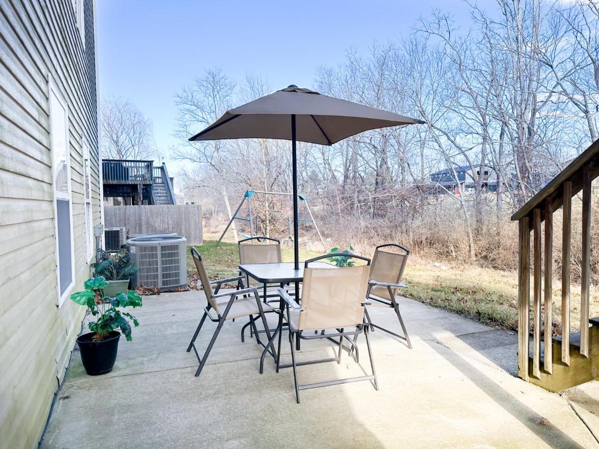 Cute 2-Brm Walkout Apt With Pool Table And Theater Apartment Lexington Luaran gambar